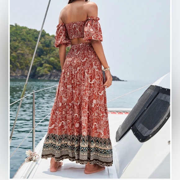 Off Shoulder Paisley Print Crop Top & Ruffle Hem Skirt Set - Picture 4 of 7